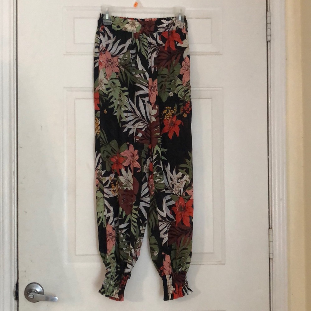Flowery pants
